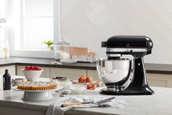 KitchenAid Artisan Series 5 Quart Tilt Head Stand Mixer with Pouring Shield KSM150PS, Onyx Black - Image 6