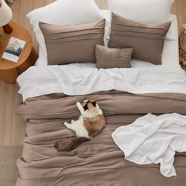 Bedsure Queen Comforter Set - 4 Pieces Pinch Pleat Bed Set, Brown Boho Bedding for All Season, 1 Soft Comforter, 2 Pillowcases, 1 Decorative Pillow - Image 5